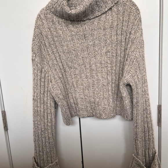 Dynamite cropped sweater - Picture 3 of 4